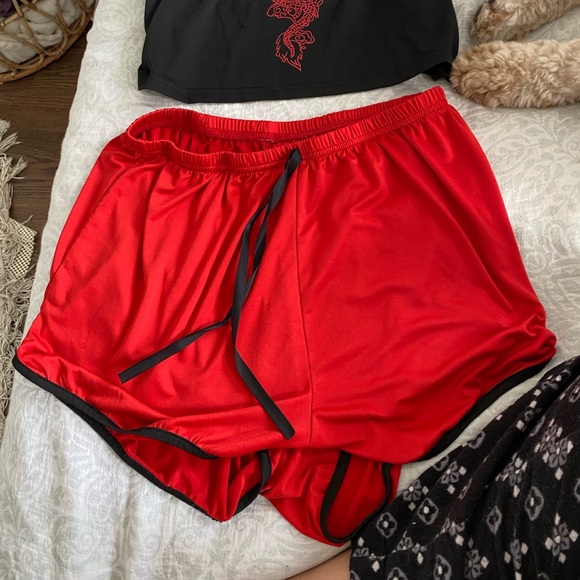 Satin pajamas set - Picture 2 of 2